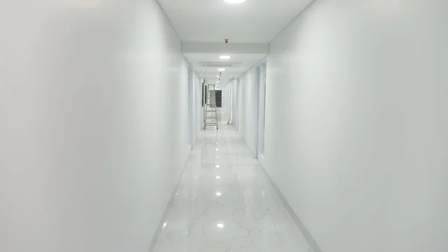 Matana, Lantai 18, tempat usaha